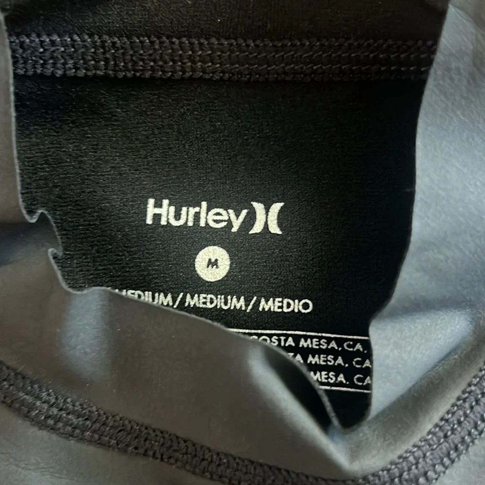 New Hurley Rash Guard Surf - Picture 2 of 5